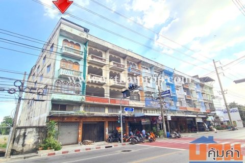 อาคารพาณิชย์ 4.5 ชั้น ติดถนนเอกชัย บางขุนเทียน กรุงเทพ