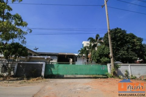 ให้เช่า โกดัง ทำเป็นโรงงาน มีที่พักอาศัย นาดี สมุทรสาคร พุทธสาคร บางบอน 7-3-13 ไร่ หรือ 3,113 ตร.ว แปลงมุม