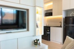 ริมน้ำแมนชั่น ทำเลเลียบรั้ว มช. ห้องสวยโทนอบอุ่น ได้วิวดอยสุเทพเต็มๆ ซื้ออยู่เองหรือปล่อยเช่าก็ง่าย มีที่จอดรถ