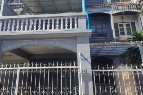 ขายทาวน์เฮ้าส์ 3 ชั้น ซอยชักพระ 10 ตลิ่งชัน บ้านสวย ทาสีปูกระเบื้องให้ใหม่ทั้งหลัง ใกล้เซ็นทรัล ปิ่นเกล้า