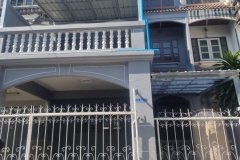 ขายทาวน์เฮ้าส์ 3 ชั้น ซอยชักพระ 10 ตลิ่งชัน บ้านสวย ทาสีปูกระเบื้องให้ใหม่ทั้งหลัง ใกล้เซ็นทรัล ปิ่นเกล้า