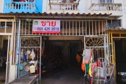 ขายตึกแถว ถนนเจริญนคร ตรงข้ามริเวอร์ไซต์ พลาซ่า โรงแรมอวานี่ ริเวอร์ไซต์ ปัจจุบันเป็นห้องเช่าผลตอบแทน 6.5% ต่อปี เหมาะแก