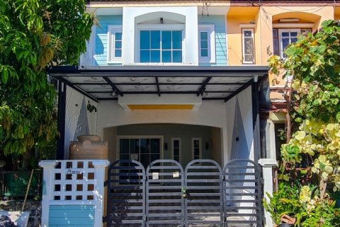 ขาย ทาวน์เฮ้าส์ 2ชั้น ย่านหทัยราษฎร์ เดินทางง่าย มบ.เคซีรามอินทรา1 ถ.หทัยราษฎร์39 รีโนเวทใหม่ พร้อมอยู่