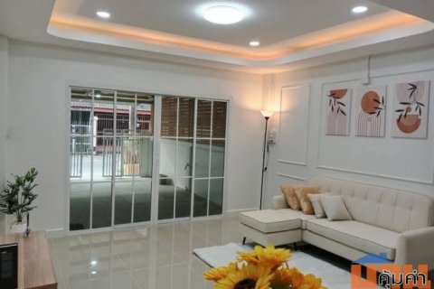 ขายบ้าน 2 ชั้น รีโนเวทใหม่ทั้งหลัง ใจกลางเมือง ถนนเสือป่า ซอย 4 ต.หน้าเมือง ราชบุรี ใกล้โรบินสัน ตลาดศรีเมือง