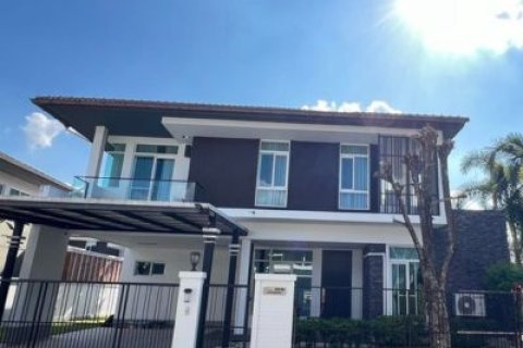 บ้านในโครวก่ารสีวลี เลควิว บ้านเดี่ยวแปลงมุม พื้นที่เยอะเป็นพิเศษ สวนรอบบ้าน