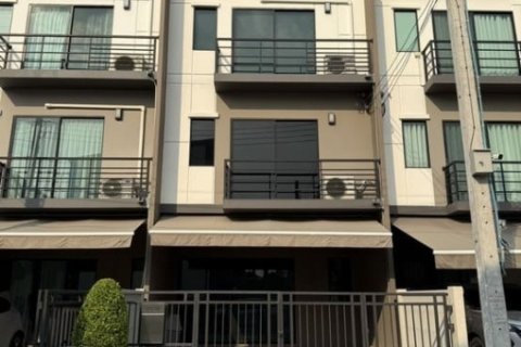 ให้เช่า/ขายทาวน์โฮม 3 ชั้น บ้านกลางเมือง ศรีนครินทร์-อ่อนนุช เขตประเวศ โทร 0899219224