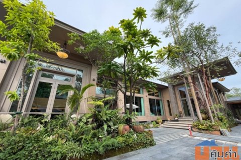 ายคฤหาสน์หรู หมู่บ้านนวธานี ถนนเสรีไทย พร้อมอยู่ มีสระว่าน้ำส่วนตัว