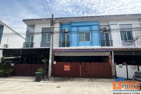 ให้เช่าทาวน์เฮ้าส์ หมู่บ้านกัสโต้ บางนา-สุวรรณภูมิ เนื้อที่ 18.5 ตร.ว. 2 ชั้น 3 นอน 2 น้ำ พร้อมอยู่