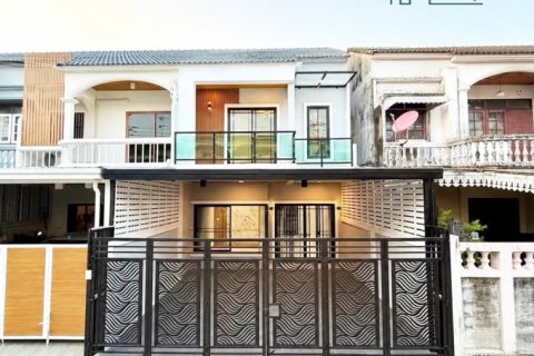 บ้านสวย รีโนเวทใหม่ พร้อมเข้าอยู่ หมู่บ้านมณเฑียรทอง เพชรเกษม 88/1