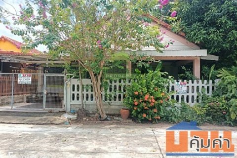 บ้านเดี่ยว หมู่บ้านชลลดา บางบัวทอง บ้านแปลงมุม บรรยากาศดี ใกล้รถไฟฟ้าสายสีม่วง