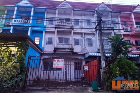 ขายทาวน์เฮ้าส์ หมู่บ้านรินทร์ทอง รามคำแหง 190 เนื้อที่ 22.5 ตร.ว. 3 ชั้น 4 นอน 3 น้ำ