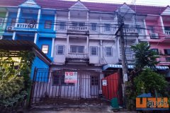 ขายทาวน์เฮ้าส์ หมู่บ้านรินทร์ทอง รามคำแหง 190 เนื้อที่ 22.5 ตร.ว. 3 ชั้น 4 นอน 3 น้ำ