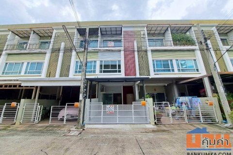 ขายทาวน์เฮ้าส์ หมู่บ้านนลิน อเวนิว 2 ซอยรามคำแหง 144 เนื้อที่ 17 ตร.ว. 3 ชั้น 3 นอน 3 น้ำ