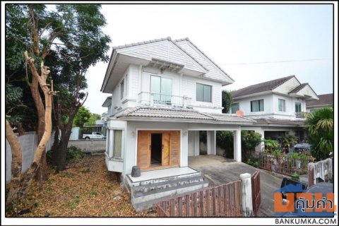 ขายด่วน บ้านเดี่ยว 2 ชั้น (หลังริม) หมู่บ้านบ้านชลลดา สุวรรณภูมิ  สนใจโทร 0896997555 (id line)