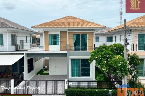 บ้านแฝดสไตล์บ้านเดี่ยว กรูฟวิลล์ บางนา รีโนเวทตกแต่งใหม่ ทำเลใกล้เมกา บางนา ราคาพิเศษ