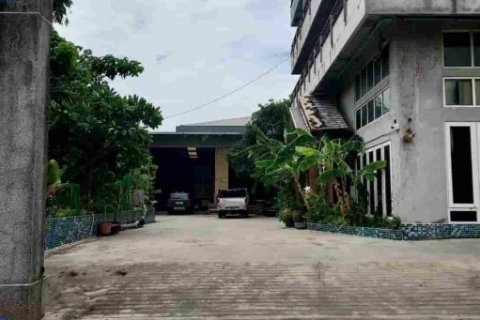 ราคาพิเศษ!! บ้านหลังใหญ่ 4 ชั้น ขนาด 1,440 ตร.ม. เขตประเวศ กทม. ถ.เฉลิมพระเกียรติ  ร.9 ซ.48 แยก 8