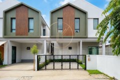 ขายด่วน บ้านแฝด 2 ชั้น รีโนเวทใหม่ หลังริม หมู่บ้านธนาวิลเลจ วงแหวน-ปิ่นเกล้า เนื้อที่ 43.4 ตร.ว พื้นที่ใช้สอย 140 ตร.ม