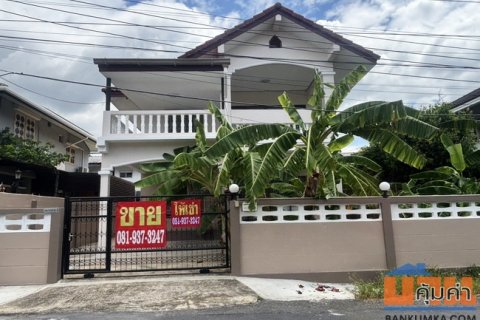 ขายและให้เช่าบ้านเดี่ยว หมู่บ้านเมืองเพชรวิลเลจ ซอยทุ่งมังกร 12 เนื้อที่ 67 ตร.ว. 2 ชั้น 3 นอน 2 น้ำ