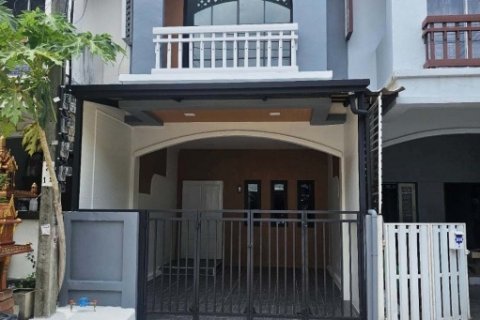 หมู่บ้านณราธร สุวินทวงศ์ ทาวน์เฮ้าส์แต่งใหม่พร้อมอยู่