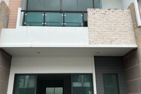 ขายด่วน! ทาวน์โฮม 2 ชั้น โครงการ Living Residence รังสิต-ราชพฤกษ์ ติดถนนใหญ่ ใกล้รถไฟฟ้าสายสีแดง 5 นาที