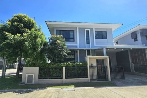 ลูกตื่นเช้าเพราะบ้านไกล คาซ่า เพรสโต้ ประชาอุทิศ 90 บ้านแฝดหลังมุมติดสวน ใกล้ รร.สารสาสน์ ผ่อนคุ้มกว่าเช่า งบไม่เกิน 4 ล
