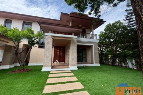 ให้เช่าบ้านหรู 2 ชั้น หมู่บ้าน Narasiri Pattanakarn-Srinakarin 135 ตร.ว.ใกล้โรงเรียนนานาชาติ และ MRT คลองกลันตัน