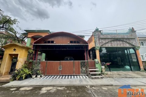 ขายบ้านเดี่ยว หมู่บ้านลลิลกรีนวิลล์ อ่อนนุช-พระราม 9 เนื้อที่ 75 ตรว. 9.9 ล้าน