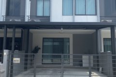 หมู่บ้านพลีโน่ บางนา-อ่อนนุช ขายราคา 3,490,000 บาท