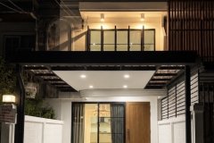 ขายทาวน์เฮาส์ 2 ชั้น รีโนเวทใหม่  ทำเลดี ใกล้เซ็นทรัลบางนา พร้อมอยู่