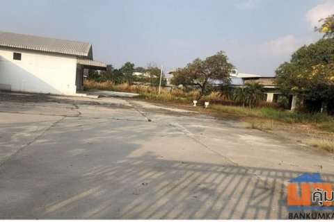 ที่ดิน 4 ไร่1งาน 88 ตร.ว.  มีสิ่งปลูกสร้าง