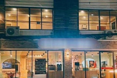 อาคาร 3 ชั้น ย่านวัวลาย ตรงข้ามกาดมณี เหมาะทำธุรกิจทันที ใกล้โรบินสันแอร์พอร์ตเพียง 500 ม.