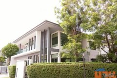 ขายบ้านเศรษฐสิริกรุงเทพกรีฑา แปลงหัวมุม  หันทิศเหนือ บ้านใหม่ยังไม่เคยเข้าอยู่  ราคาดีทำเลดีมากติดต่อผึ้งรติ 0619419639