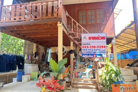 บ้านเดี่ยว 2 ชั้น 42 ตร.ว. ครึ่งปูนครึ่งไม้สัก สภาพดี จ.สิงห์บุรี