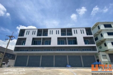 ขายหรือให้เช่าอาคารพาณิชย์ 3.5 ชั้น พร้อมดาดฟ้า โครงการ UTECTIC 2 กม. 24 ถึง 25 ห่างจากเซ็นทรัลมหาชัยเพียง 200 เมตร