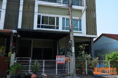 ขายทาวน์เฮ้าส์ หมู่บ้านนลิน อเวนิว 2 รามคำแหง 144 เนื้อที่ 17 ตร.ว. 3 ชั้น 3 นอน 3 น้ำ