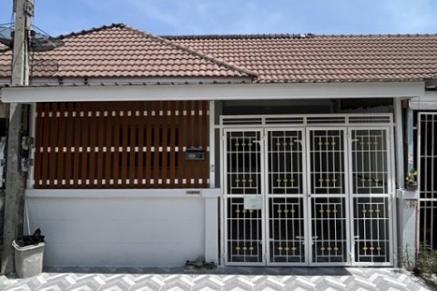 ทาวน์เฮ้าส์ รีโนเวทใหม่ ให้เช่า ม.นิราวิลล์ ฝั่งตรงข้าม สวนอุตสาหกรรม จงสถิตย์ ใกล้ซอย บางบอน 5 โทร 0935109099