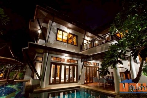 ขายด่วนบ้านดาราวดี พูลวิลล่า พัทยาใกล้หาดนาจอมเทียน ใกล้ทะเล 50 เมตร บรรกาศร่มรื่นย์