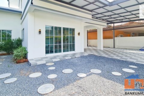 ขาย บ้านเดี่ยว 2ชั้น 4ห้องนอน ย่านนิมิตใหม่ มบ.คาซาลีน่า2 ถ.นิมิตใหม่20 มีนบุรี เดินทางง่าย ใกล้แหล่งอำนวยความสะดวกครบ พ