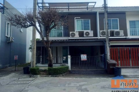 ขายทาวน์เฮ้าส์ หมู่บ้านเดอะคัลเลอร์ส รังสิต-คลอง 4 เนื้อที่ 17.7 ตร.ว. 2 ชั้น 3 นอน 2 น้ำ