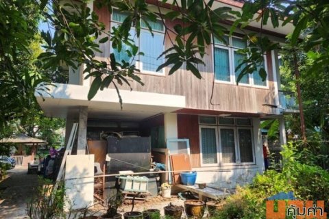 ขายที่ดินขาย 150000 บาทต่อตารางวา ถนนอุดมสุข 26 เขตประเวศ ขนาด 1-2-82 ไร่