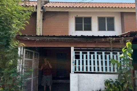 ให้เช่าบ้าน เอื้ออาทร 7/1 คลอง 7 ธัญบุรี ปทุมธานี เดือนละ 4,000 บาท โทร 0866675297