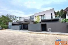 บ้านพูลวิลล่า 2 ชั้น Modern & Contemporary สร้างบรรยากาศโปร่งโล่ง สบาย บนทำเลดอยสะเก็ด ใกล้เซ็นทรัลเชียงใหม่ เพียง 15 นา