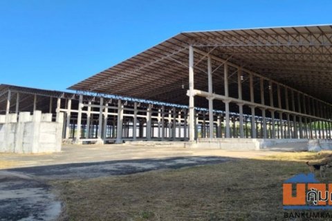 ขายที่ดินแถมโครงสร้างโรงงานใหญ่ 117 ไร่ ติดถนน 304 ฉะเชิงเทรา-กบินทร์บุรี