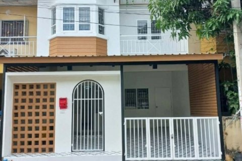 ทาวน์เฮาส์ หมู่บ้านพิศาล ซอยจตุรมิตร 11 แยกบางพลีคลองขุด