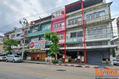 ขายอาคารพาณิชย์ ติดถนนลาดพร้าววังหิน ลาดพร้าว กรุงเทพ เนื้อที่ 32 ตร.ว. 1 คูหา 3 น้ำ