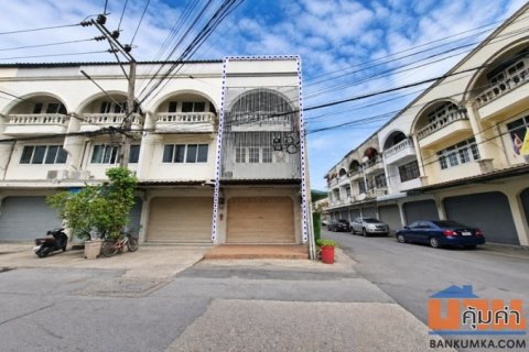 ขายอาคารพาณิชย์ 3 ชั้น  หมู่บ้านธนาลักษณ์ รามอินทรา 8 แยก 2 หลังมุม ใกล้รถไฟฟ้าสายสีชมพู