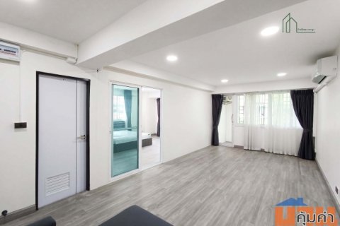 คอนโดรีโนเวทใหม่ ห้องใหญ่สะใจ 59.78 ตร.ม. ริเวอร์ปาร์ค คอนโดเทล