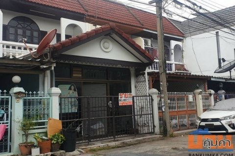 ขายทาวน์เฮ้าส์ หมู่บ้านธารทองนิเวศน์ ติดถนนพหลโยธิน เนื้อที่ 19 ตร.ว. 2 ชั้น 3 นอน 2 น้ำ