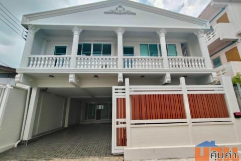 ขายบ้านเดี่ยวรีโนเวทใหม่สไตล์โมเดิร์นลักชัวรี่ หมู่บ้านเปรมฤทัย (Premruethai) ซอยรามอินทรา 46/1 เนื้อที่ 50 ตร.ว.