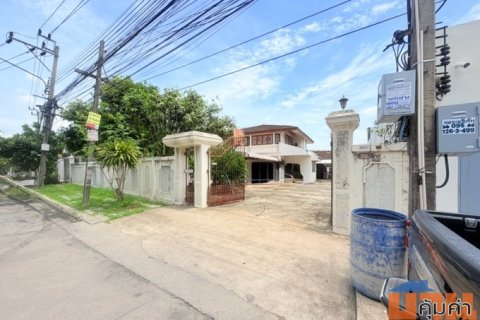 ขาย บ้านเดี่ยว แปลงใหญ่ 159 ตร.ว. ซอยพัฒนาการ 54 หน้ากว้างกว้าง ทำเลทองใกล้รถไฟฟ้าและทางด่วน เหมาะสร้างบ้านในฝันใหม่ หร